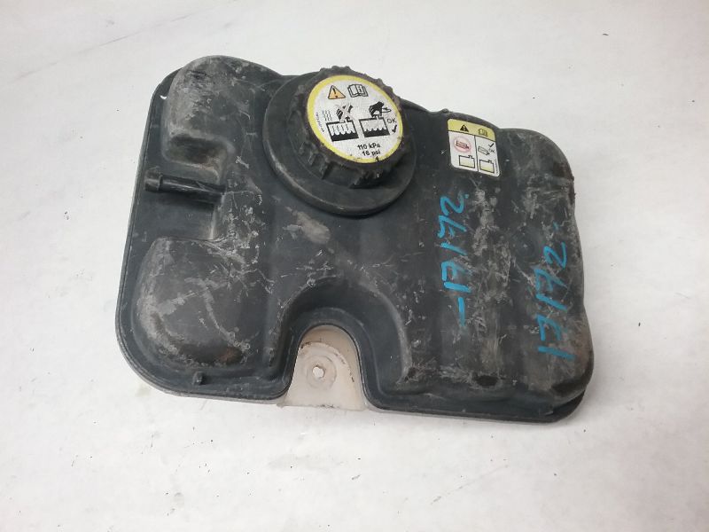 CHEVROLET SUBURBAN 1500 2004 w/o low coolant sensor Coolant Reservoir