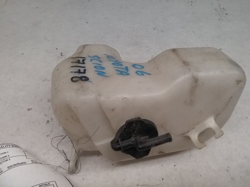 CHRYSLER TC 2005-2010 Coolant Reservoir