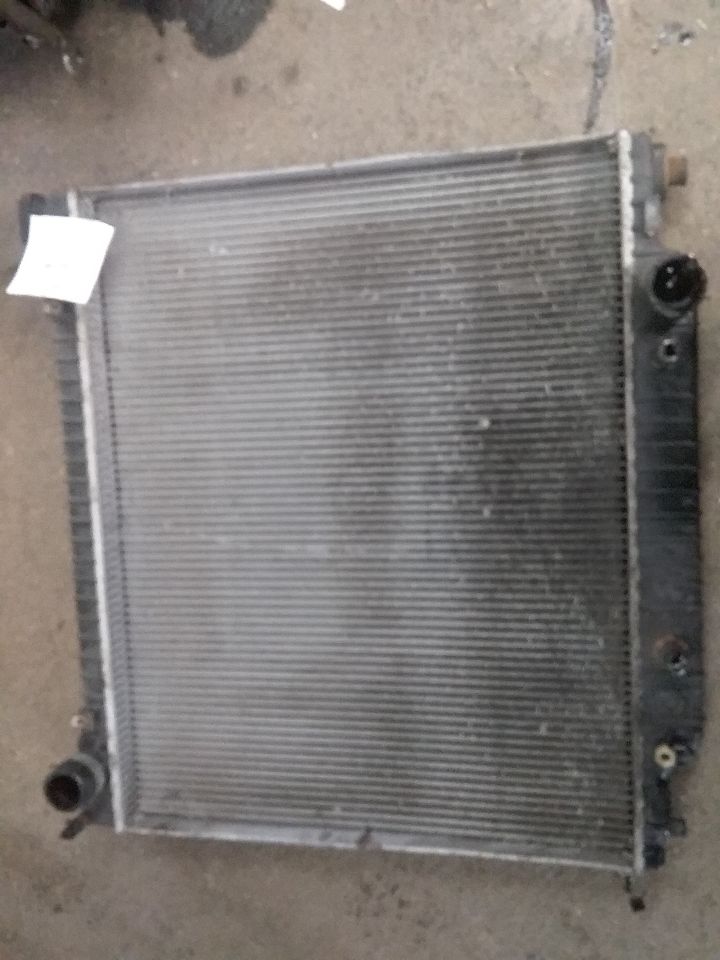 2009 FORD FORD E350 VAN  10 8-330 (5.4L) Thru 10/04/09 Radiators