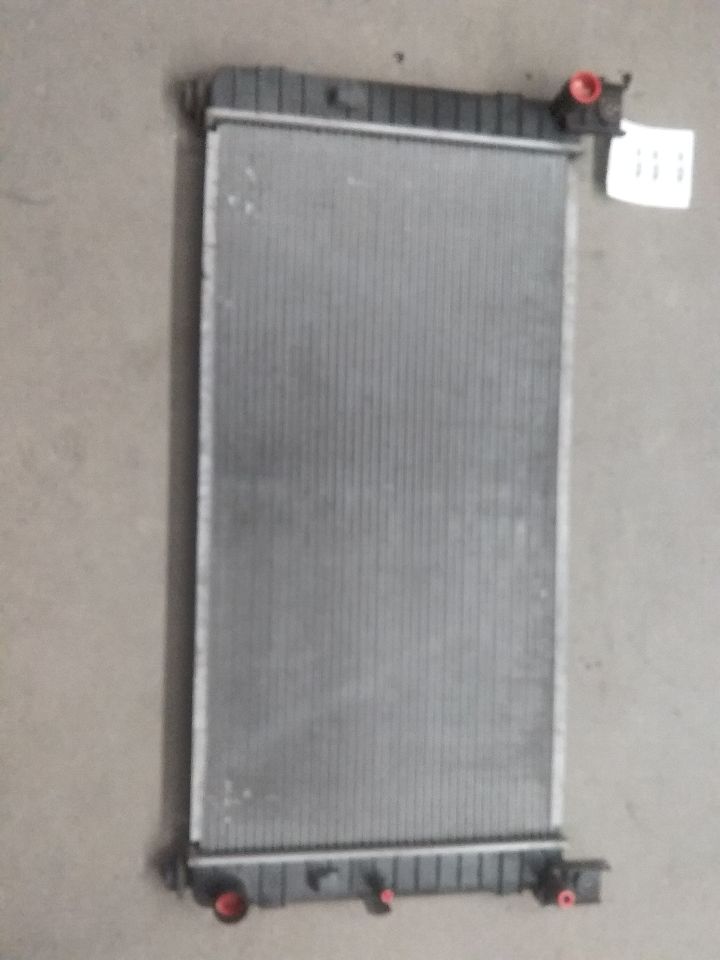 2008 CHEVROLET TAHOE  08-13 6.0L (Hybrid) Engine (rear) Radiators
