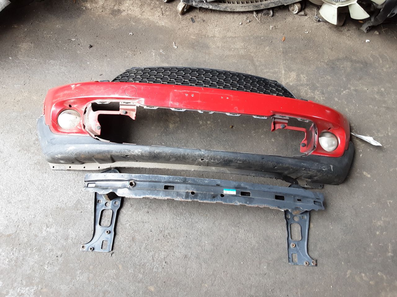 MINI COOPER 12 HT, thru 2/12, John Cooper Works, chrome lower grille Bumper Assembly Front