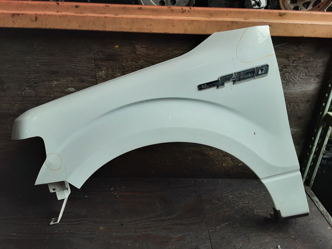 FORD F150 PICKUP 2009-2014 w/o wheel lip moulding L. Fender